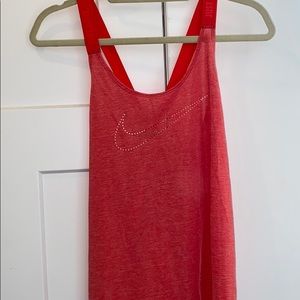 Nike workout Tank with adjustable straps!